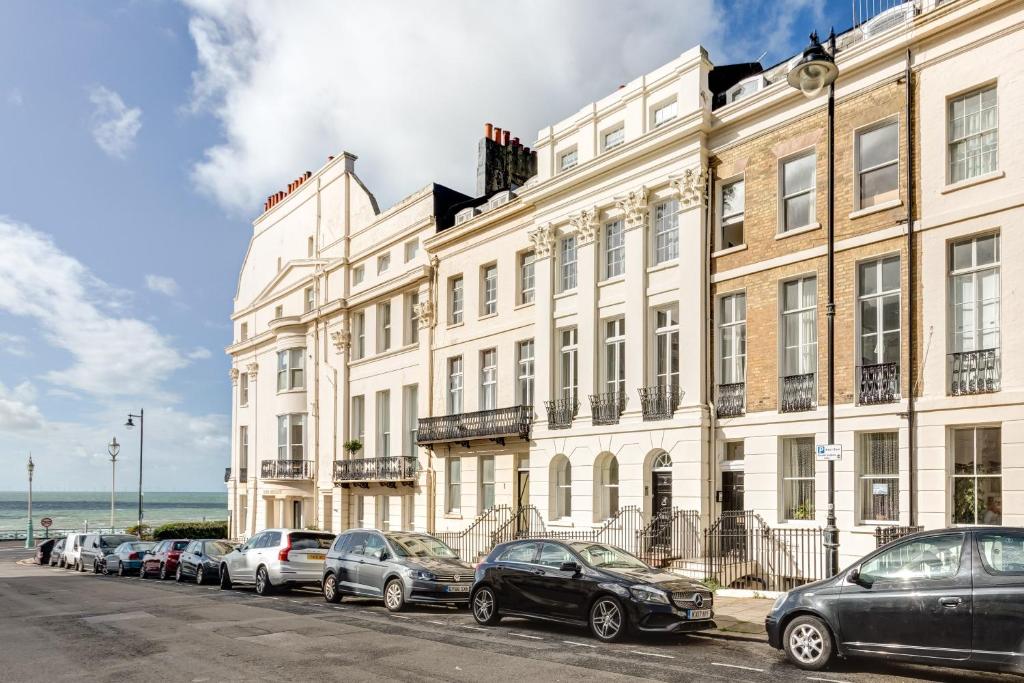 Luxury Mansion Townhouse with Private Cinema (Brighton & Hove) 