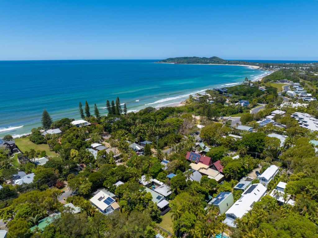 Dreamtime Belongil - house opposite the beach