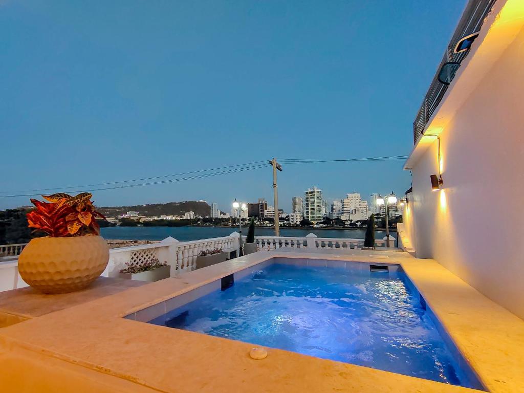 CASA EN EL CENTRO CON JACUZZI GRANDE Y TERRAZA