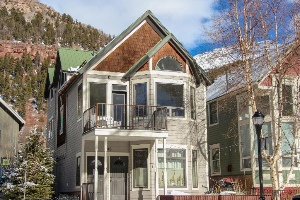 Hruza Hideout by AvantStay Quiet Apartment in Tellurides Historic District Permit 16094