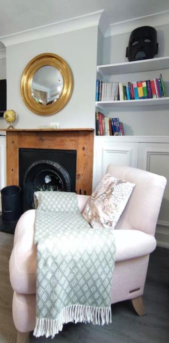 Windsor Cottage: Cosy