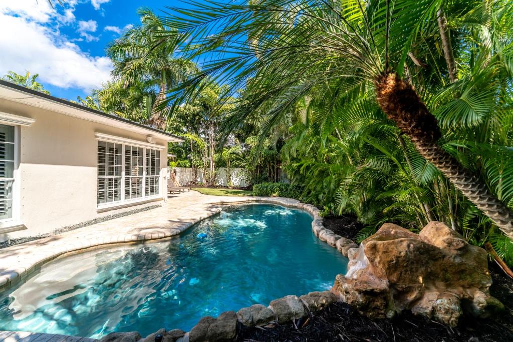 Private Paradise 2-Bedroom Home Heated Pool