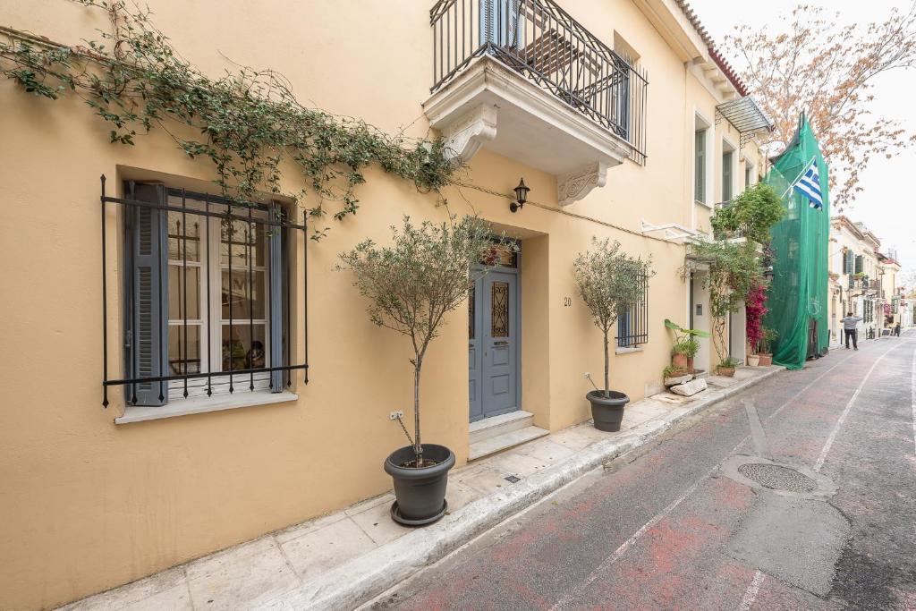 Athenian Niche in Plaka Villa by Athenian Homes