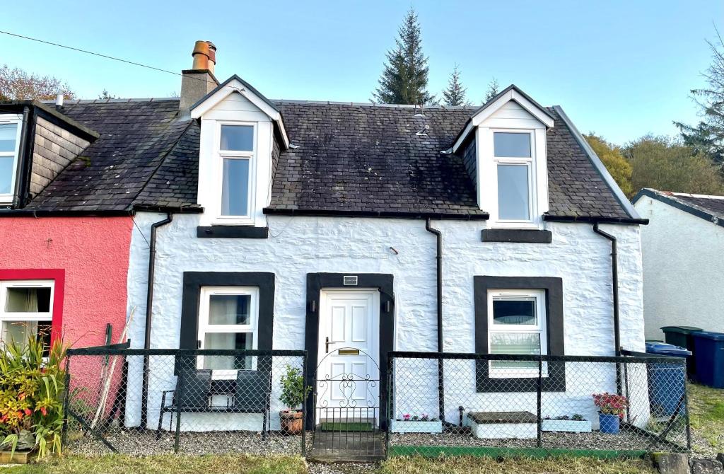 Chapelton Cottage (Strachur) 