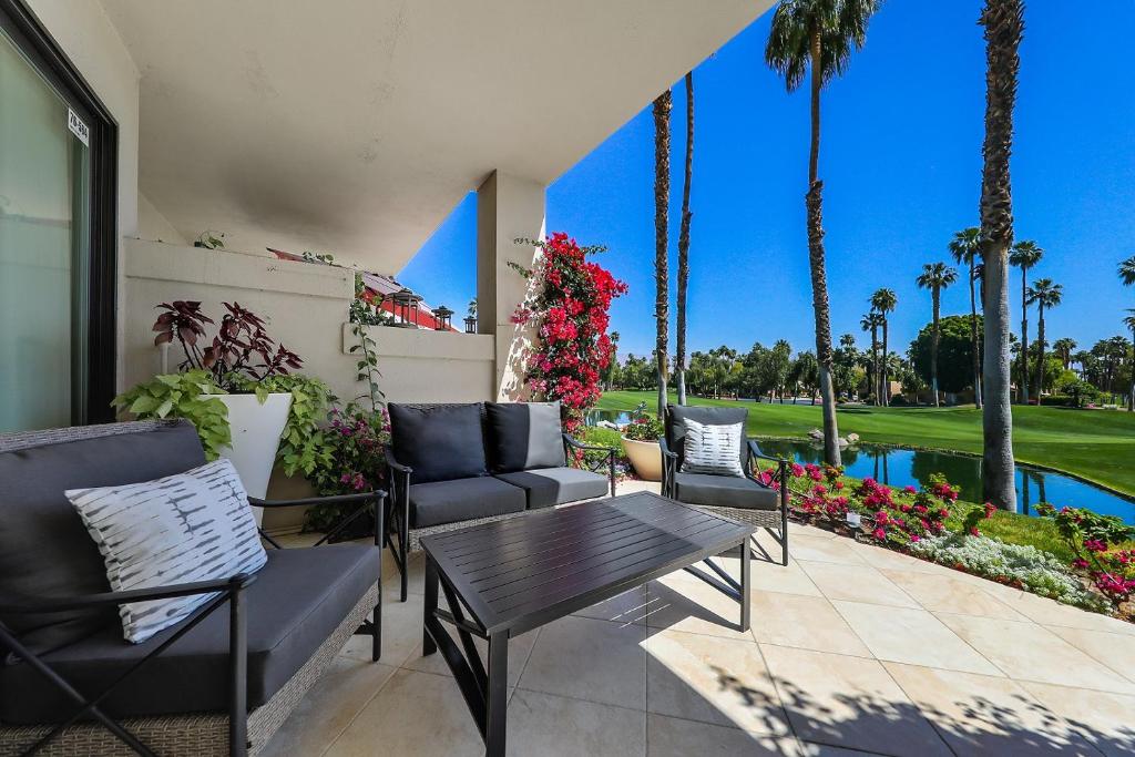 Palm Valley Full Access to Golf