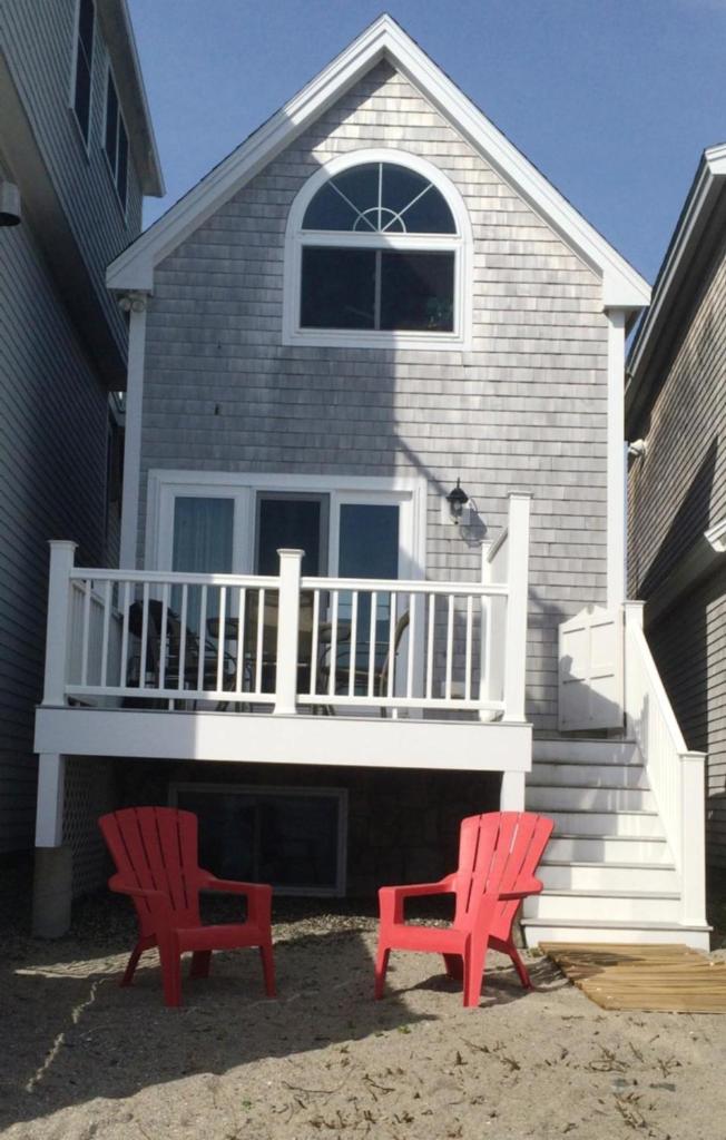 Perkins Cove Oceanfront Cottage