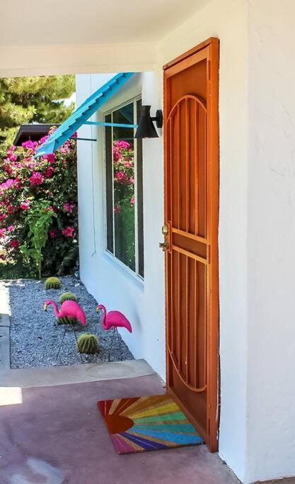 Newly Remodeled Midcentury Pink Flamingo Casa