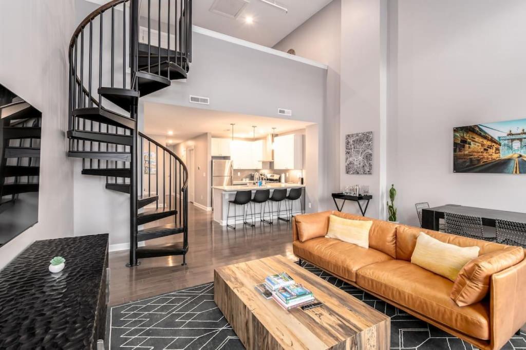 Soaring 2-Bedroom Parkside Loft Walkable to it All