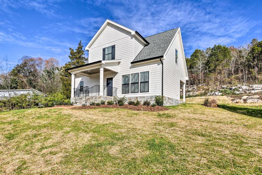 Scenic Mtn Retreat with Wooded Backyard and Fire Pit!