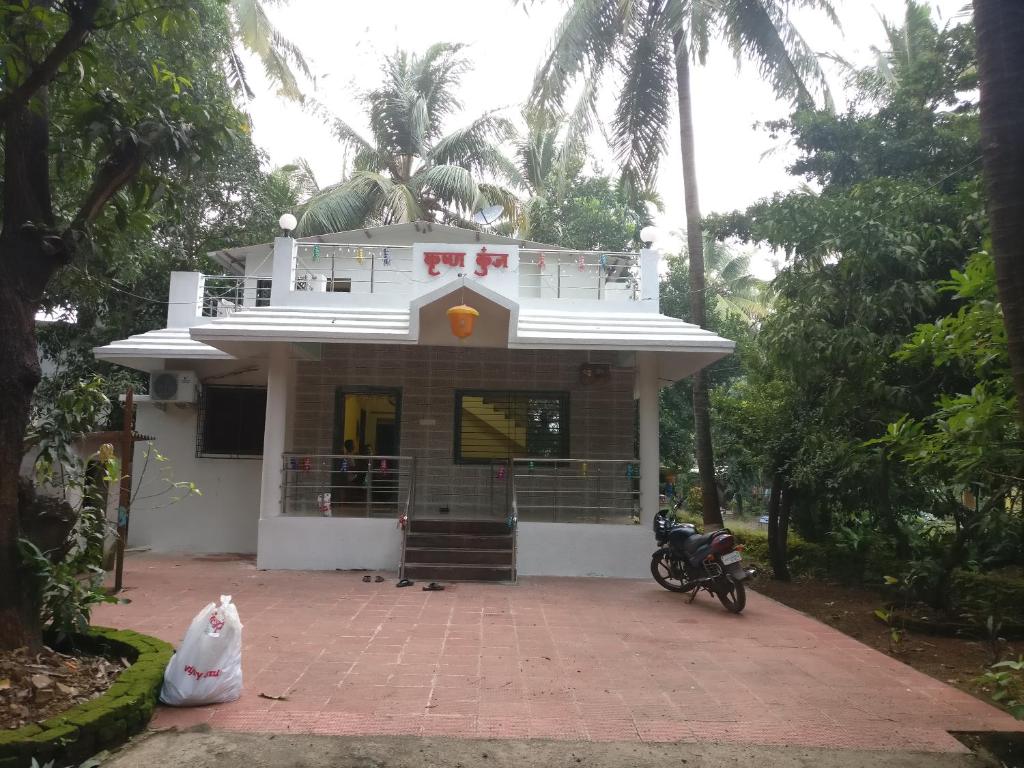 Krushna Kunj Holiday Home