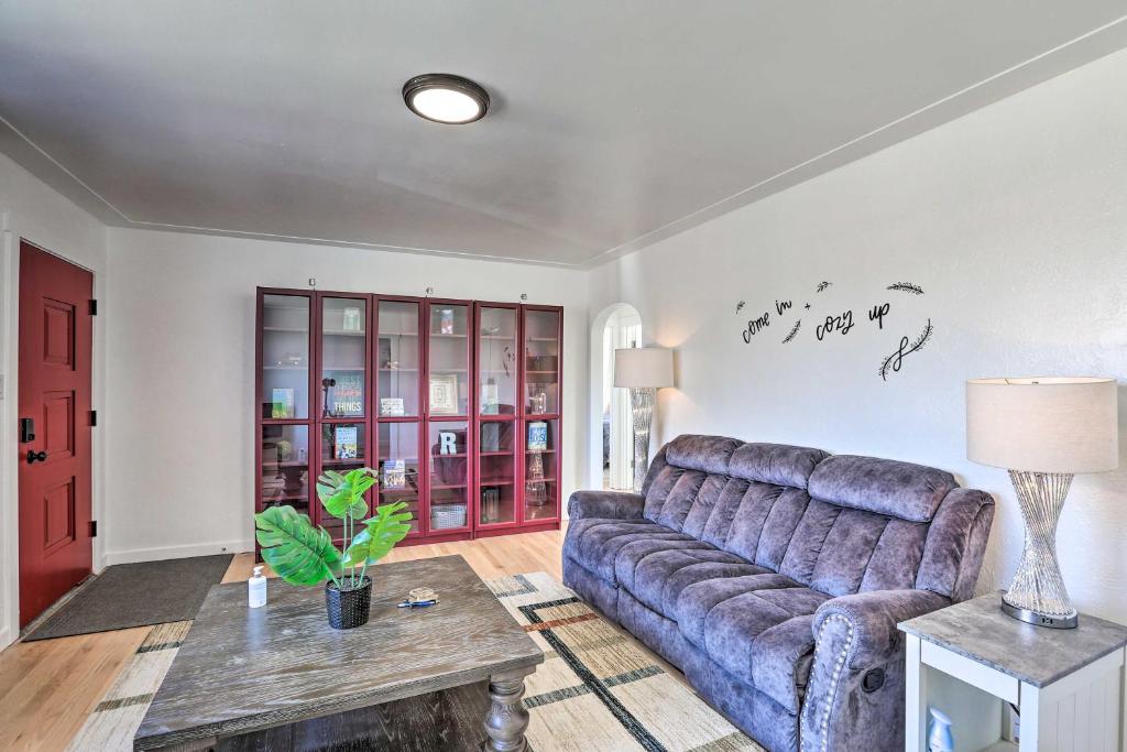 Top-Floor Duplex in Denver Near Central Park!