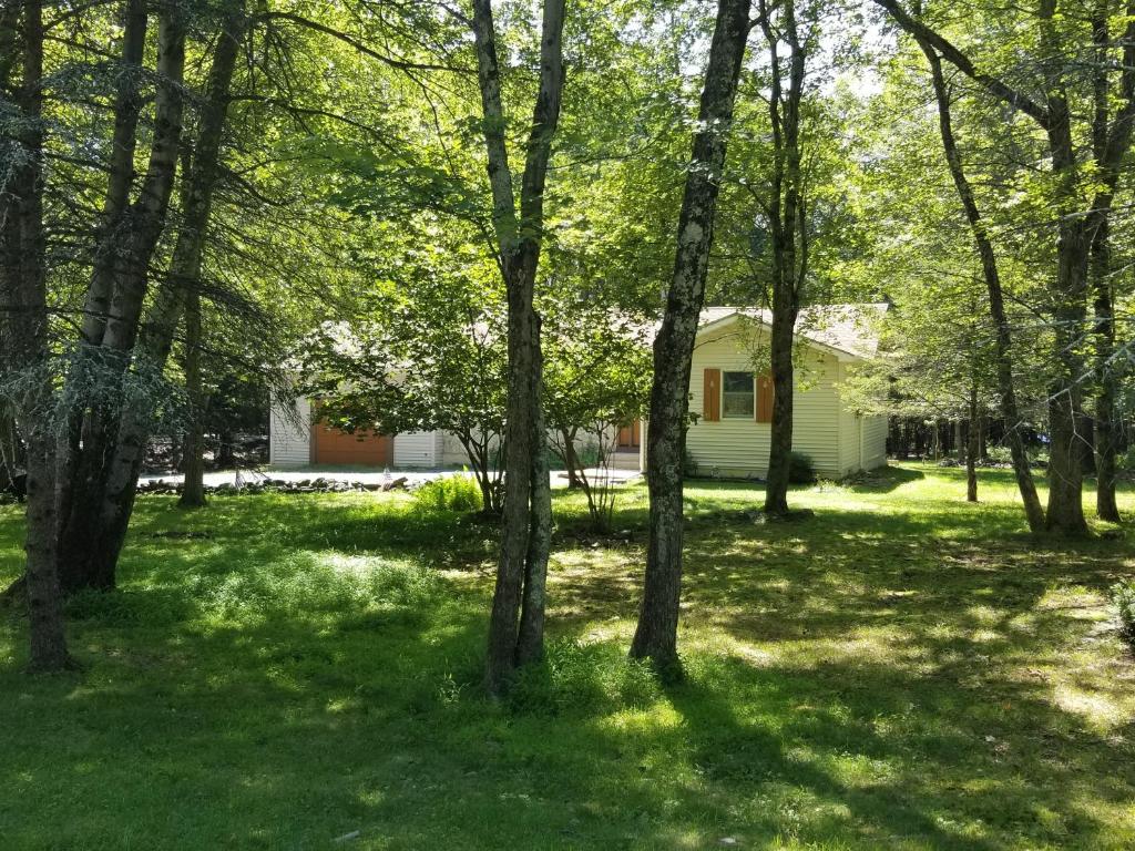 Serenity and Fun all in one in this Cozy Pocono Cabin