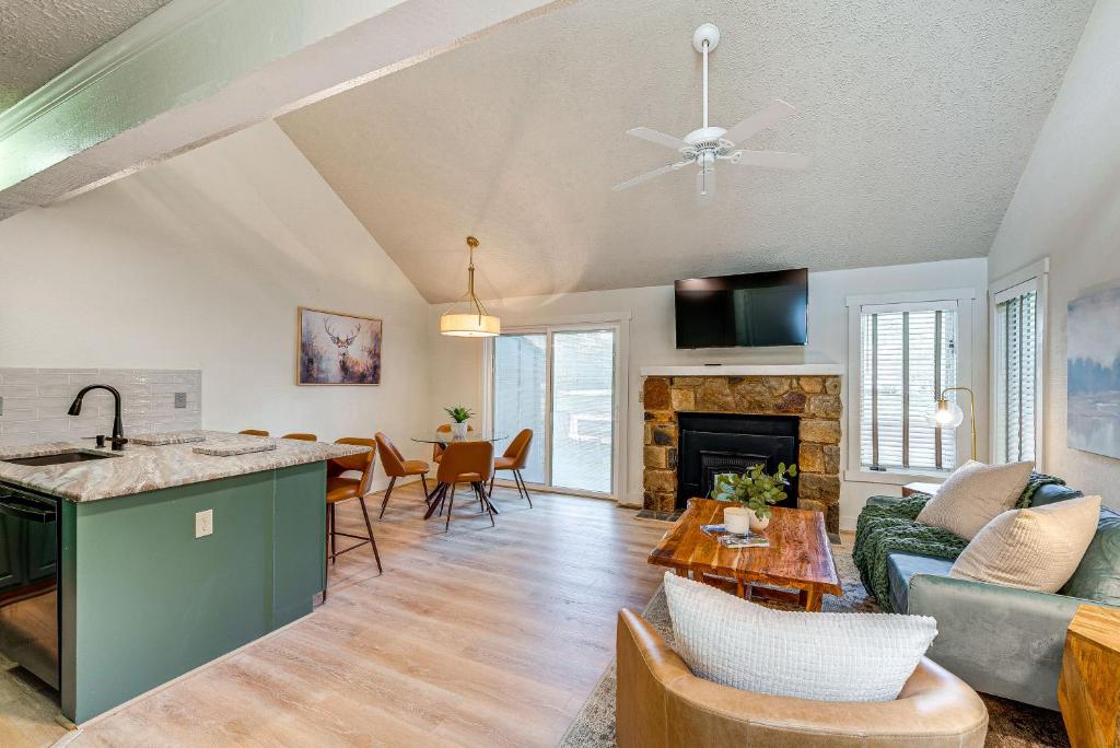 Updated Boulder Lake Club Condo Near Slopes!